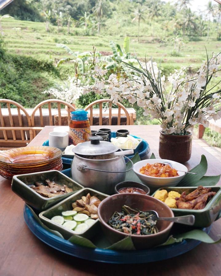 Kai Swargaloka Hotel Bandung Buitenkant foto
