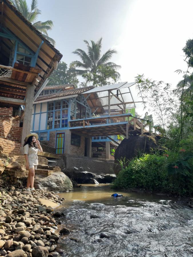 Kai Swargaloka Hotel Bandung Buitenkant foto
